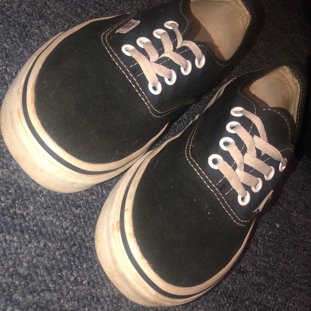 Black classic vans men’s size 6 women’s size 7.5